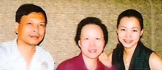 董卿父亲发文悼念亡妻，句句不提女婿，句句都是对密春雷的寒心