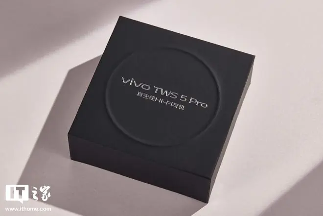 vivo TWS 5 Pro耳机图赏：圈铁音质+独立DAC + Wi-Fi无损音频