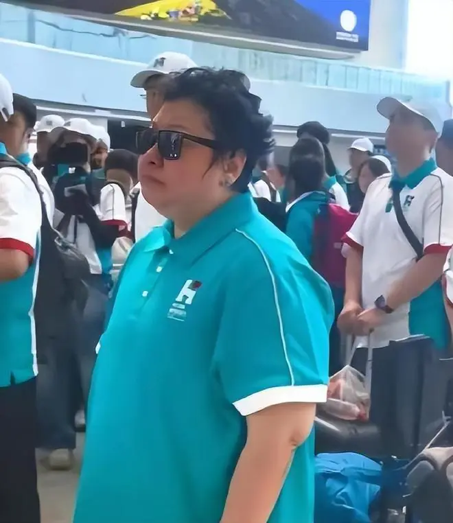 韩红道歉！发文泣不成声，声称要退出公益，多位名人发声挽留