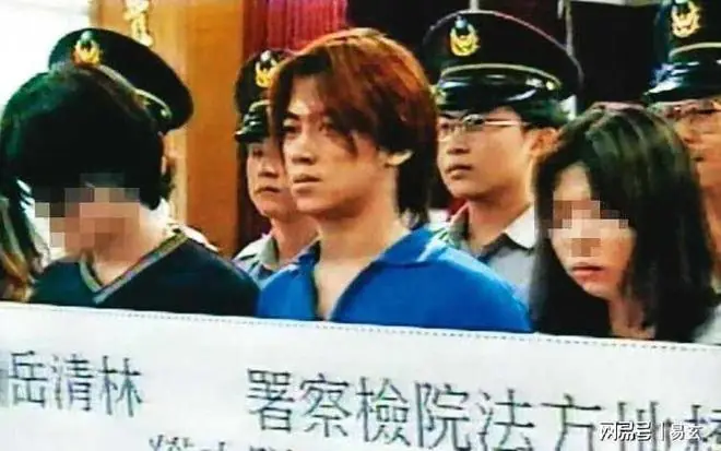 “弄死他们领巨额保险金”，断供零花钱，18岁儿子怒砍父母109刀
