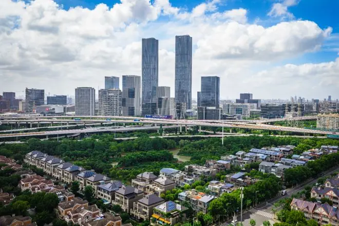 在上海过一天，你会和AI相遇几次｜WAIC倒计时