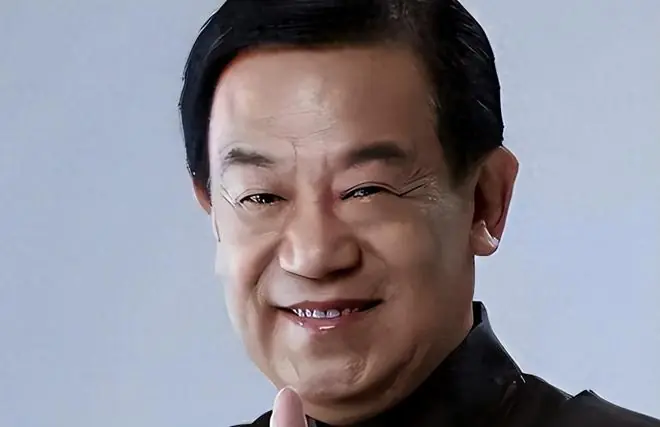 84岁高明现状：痛失独子后，在北京定居生活，儿媳一举动让人泪目
