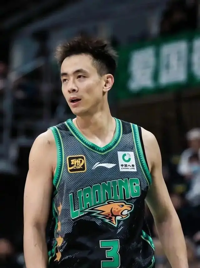 赵继伟7中1批评年轻球员，胡金秋15分哽咽发声，队长这发言合适吗
