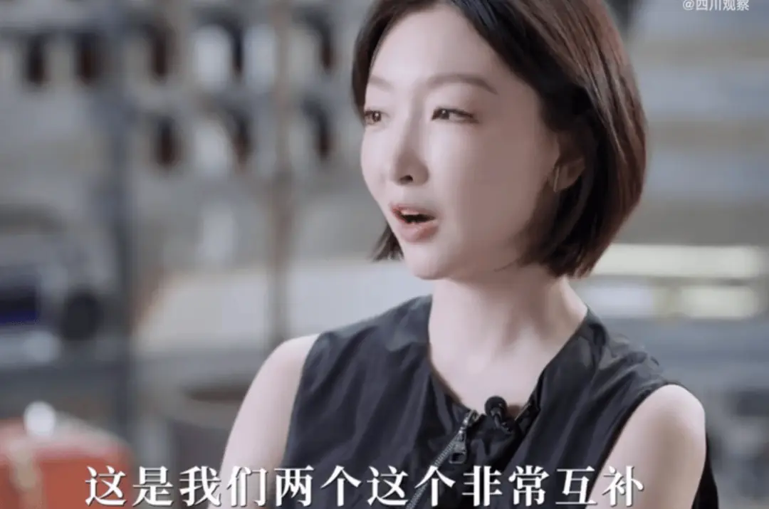 周冬雨回应和马思纯友情：我们世界观很像，也非常爱对方