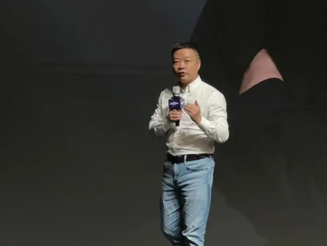 何小鹏：小鹏集团全员AI，单日调用Tokens已达百亿级