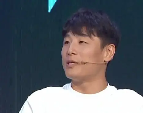 武磊哽咽感谢球迷：留洋时很多人为了看我上场3分钟去熬夜