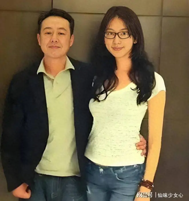 原来她就是张颂文妻子，怪丈夫总拿大奖，真是娶一个贤妻旺三代