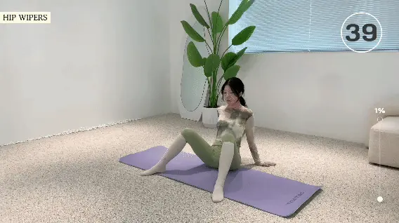 每天 “摇胯” 100 次，骨盆正了，假胯收进去了，双腿又细又直