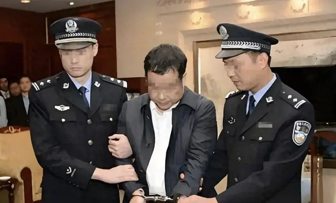 不打垮中国不罢休？内鬼身份曝光让人意想不到！还好结局大快人心