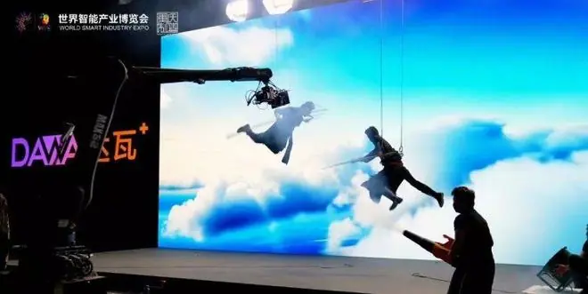 智造进行时｜秒切沙漠与太空：AI如何重塑影视创作？