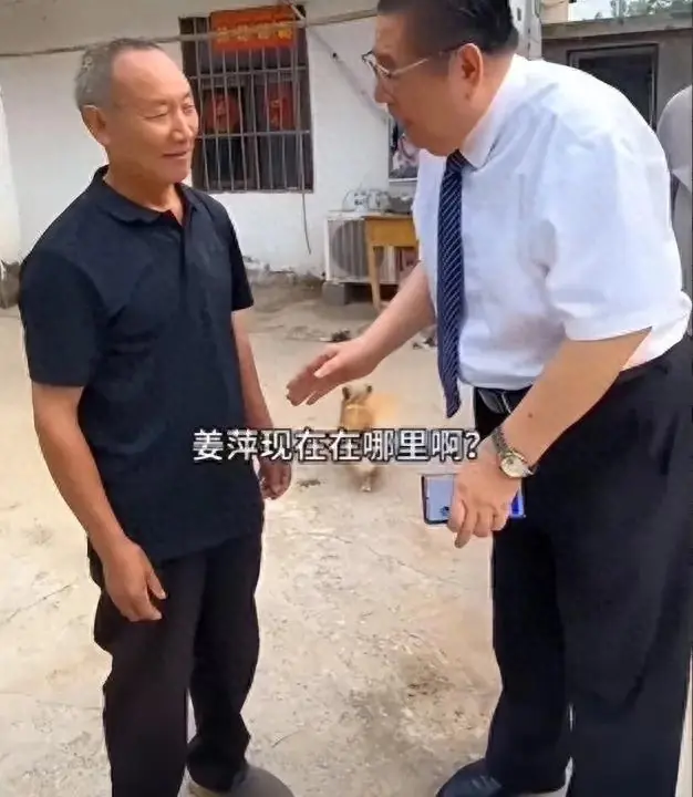 “天才少女”姜萍近况曝光，69岁父亲衣着寒酸，当地大佬送钱送酒