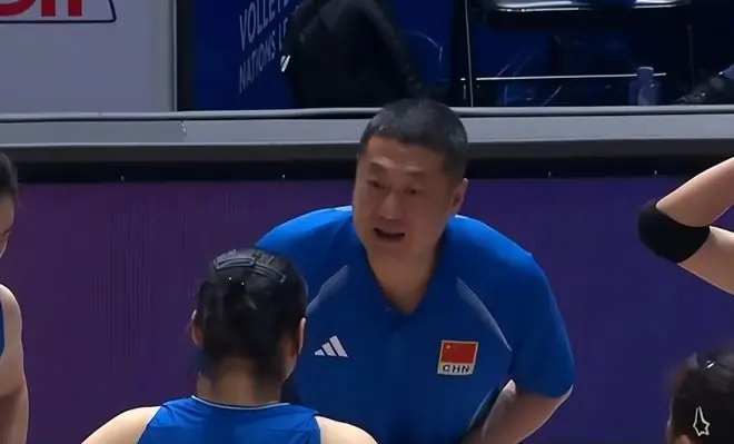 瞎指挥！得6分失6分+连续3场0效率 球迷怒问赵勇：为何不轮休她？