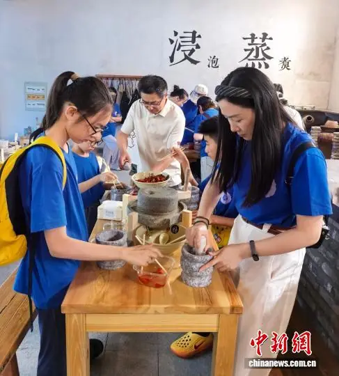 （走进中国乡村）苏州吴江平望“酱”心独运 非遗研学给生活加点“调料”