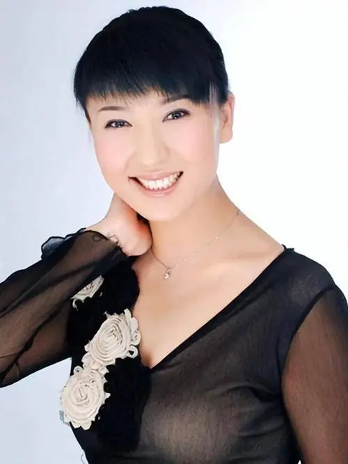 闫学晶道歉彻底失效：毁掉她的从不是一句哭穷，而是人设骗局露馅
