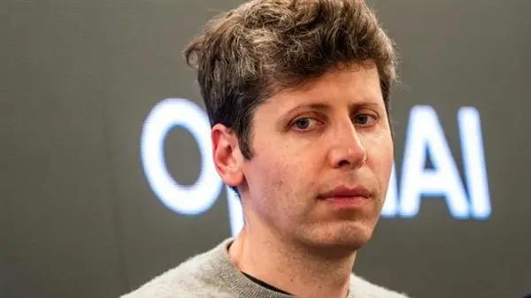 苹果正式起诉OpenAI：窃取商业机密打造自研AI硬件