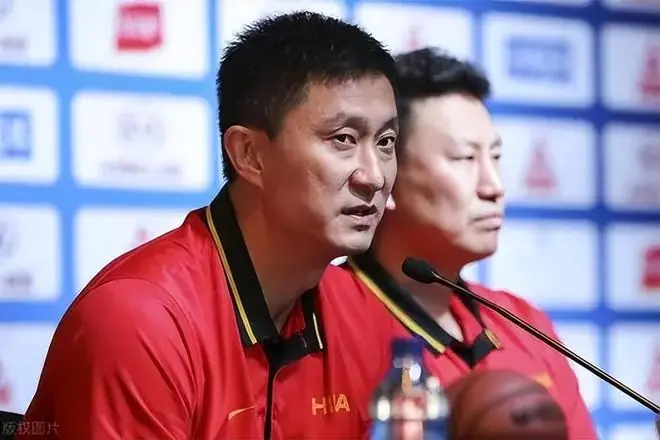 宏远速递！杜锋有望重返国家队，胡明轩深夜发声，徐杰最新伤情
