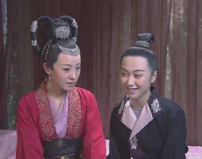蛇灵两大美女：如燕与小梅，一场从头到尾的塑料姐妹情