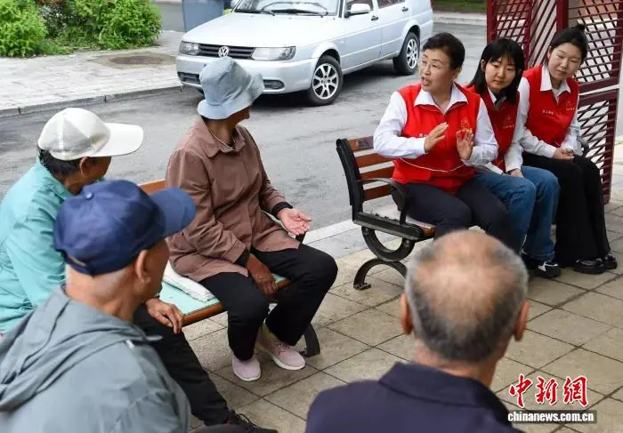 一句“串门”解千结：吴亚琴的基层治理“心经”