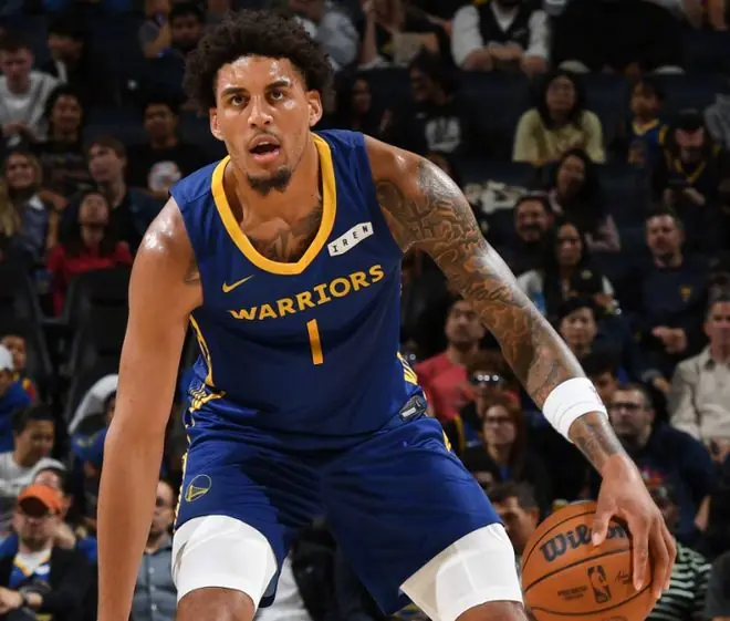 NBA夏联：勇士险遭独行侠24分逆转 11号秀21+10+6克赖尔25分