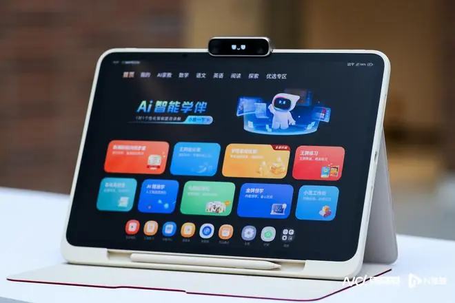 市场遇冷，头部品牌押注高端！AI 成学习机赛道破局核心
