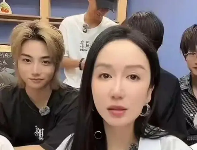 综艺停播跑路，多名艺人向导演讨薪
