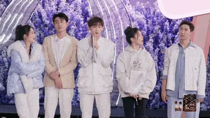 林更新与管乐互动