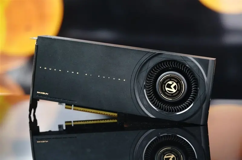 英特尔推Arc Pro B70显卡：32GB显存+高AI算力，性价比碾压竞品
